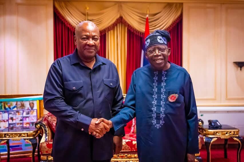 trendingnew360's tweet photo. The President-Elect of 🇬🇭 , John Dramani Mahama , on Monday, paid a courtesy visit to President Asiwaju Bola Ahmed TinubuTinubu of Nigeria 🇳🇬 at the Presidential Villa in Abuja.

#TrendingNews360
#ghana
#nigeria
#africa
#leadership
#trendingpost https://t.co/rVcIvJDJo8