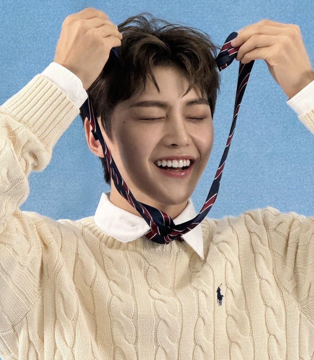 [day 2] hii looking for interactive moots !! 

✧ phia | she/her
✧ not new to #kpoptwt &amp; #stantwt 
✧ ults zb1, svt, tbz, evnne, aespa &amp; kiof
✧ lf mainly zerose/carat but any fandom is welcome !!

♡ / ↻ or comment to be moots !!