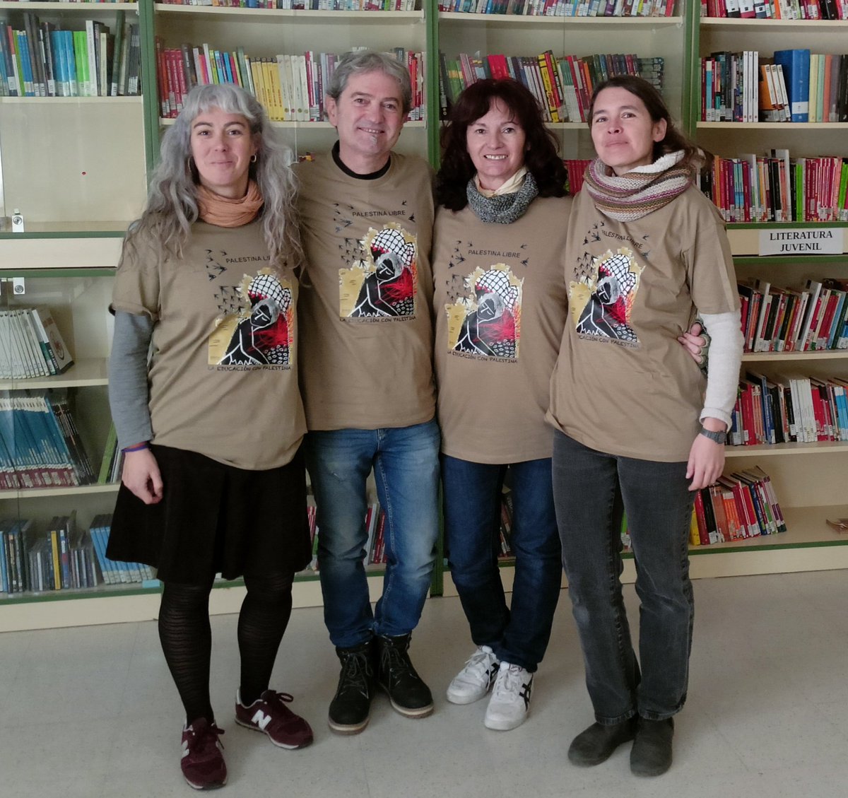 #PalestinaNoEstáSola #LaEducaciónConPalestina #NoAlGenocidio
📷 Mi camiseta hoy en el insti