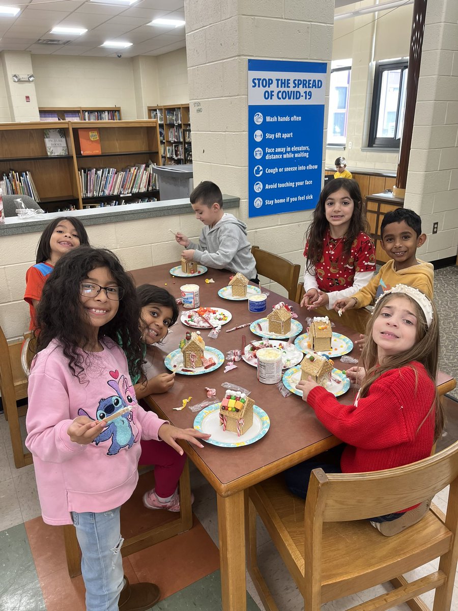 Gingerbread house fun in first grade 🍬