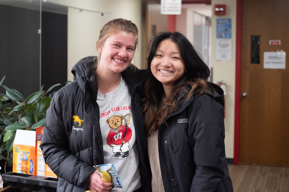 uwcommarts's tweet image. The Fall 2024 semester is coming to a close, and Comm Arts students braved the cold last week to gather for a snack and a study break! We are wishing our students luck as they wrap up finals this week and start to enjoy their holiday breaks!

#commarts #fall2024 #studyday