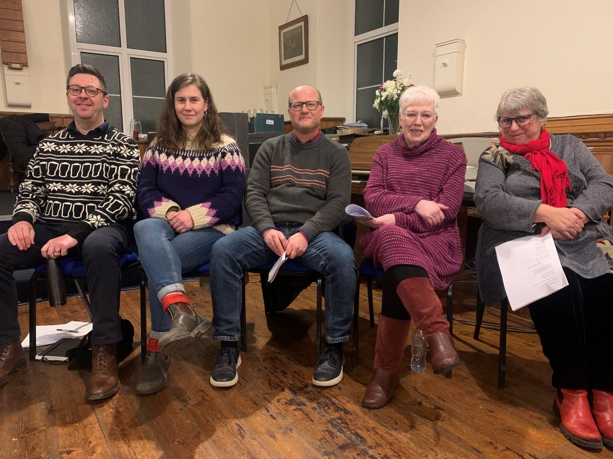 🎄Yr Asynnod yw un o’r timau ar y Talwrn Nadolig eleni, ond pwy’n union ydyn nhw?👇
<a href="/anoracyracen/">Iwan Rhys</a> <a href="/ElanGrug/">Elan Muse</a> <a href="/MAIRHARLECH/">MAIR TOMOS IFANS</a> <a href="/Yr_Hen_Goes/">Annes Glynn</a> <a href="/trydarbarddas/">Barddas</a> <a href="/BBCSounds/">BBC Sounds</a> 

📻 22.12.24 19:00 a 25.12.24 14:00

bbc.in/3BC0OXD