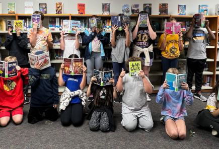 The Oswego Foundation for Educational Excellence (OFEE) has supported the teachers and SD 308 for nearly 30 years Please visit: sd308.org/Our-District/C… or OFEE Website: oswegofoundation.org/#/