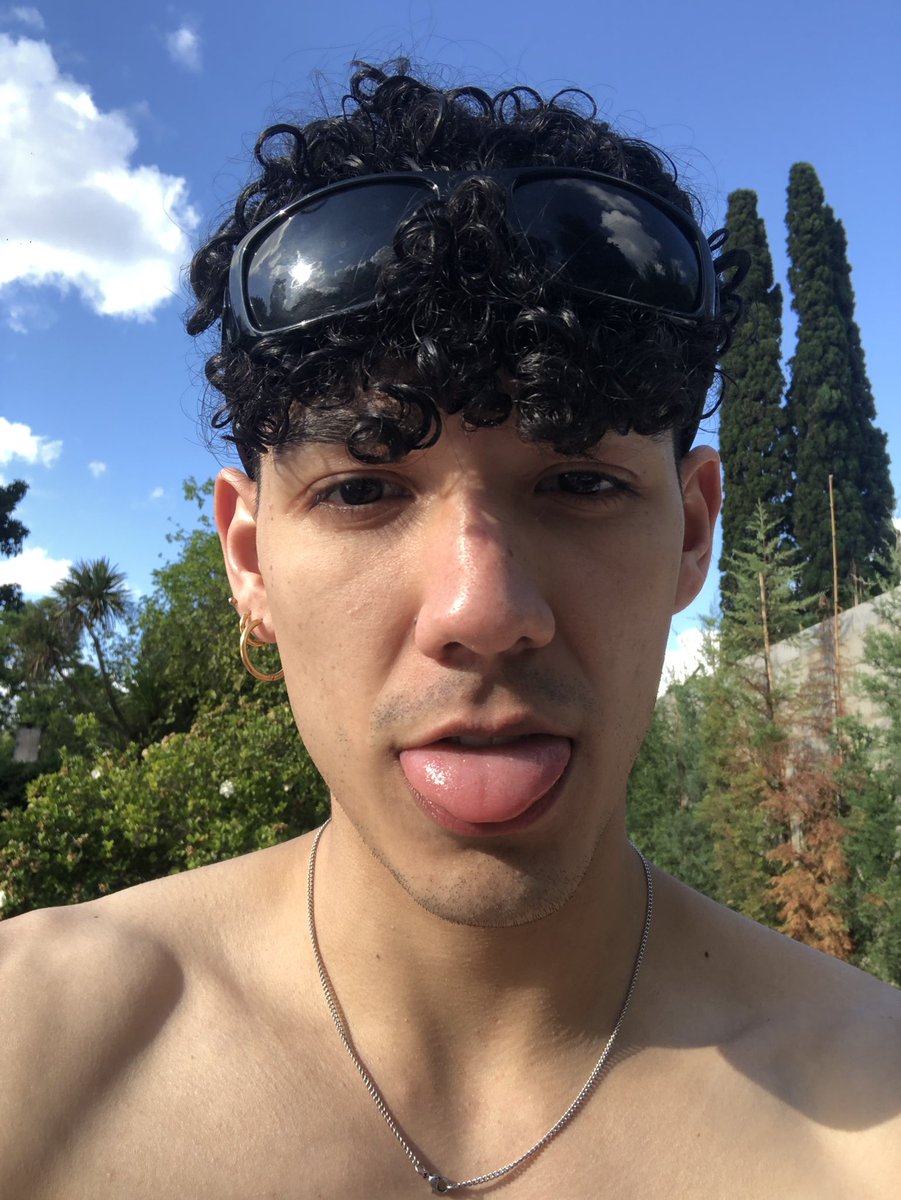 GomezAldryn's tweet photo. 💦 https://t.co/DdFgGpVDJM