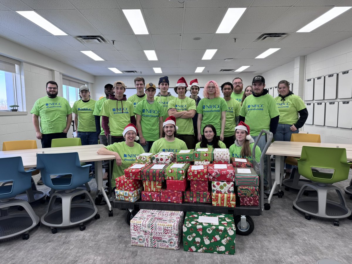 loriannoneill's tweet photo. Big shout out to the Accounting and Payroll students for raising $1000 to purchase gifts for over 130 seniors. 

Thank you to all who supported the cause!  #transformNB @myNBCC https://t.co/v85xRFJec3
