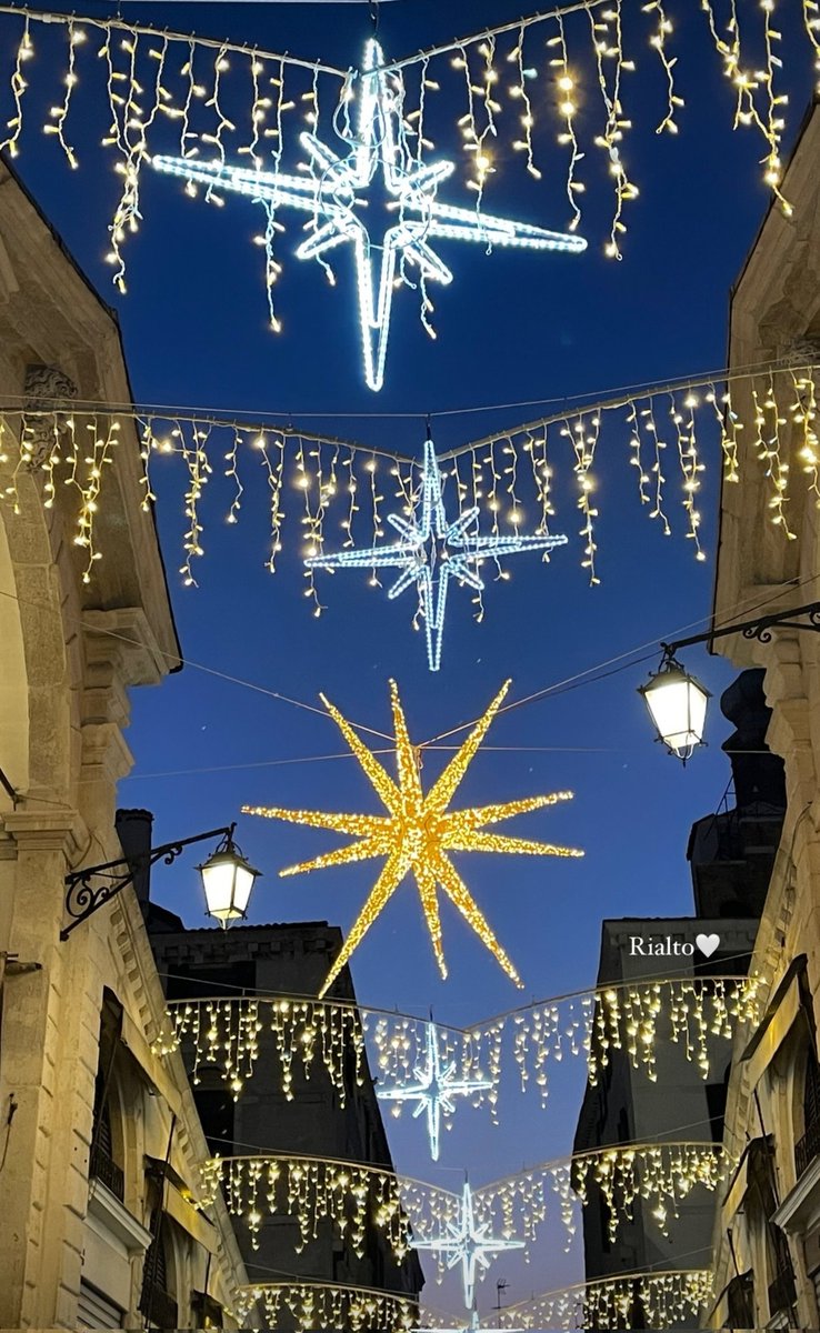 Monica09058845's tweet photo. Sul Ponte di Rialto 🤩🤩🤩 https://t.co/mNhBUj3m33