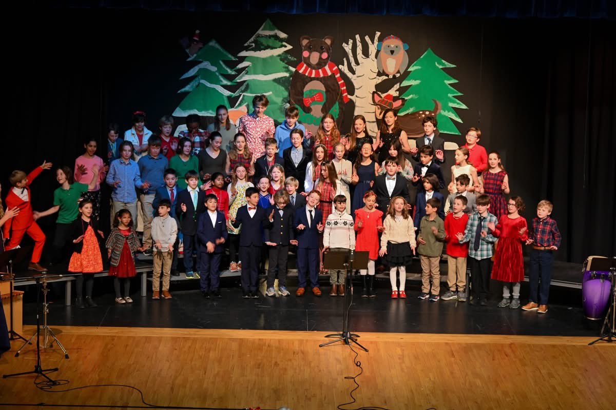 CrossrdsAcademy's tweet photo. Last Thursday evening, our students wowed us with a spectacular Holiday Concert. We continue to be amazed at the talent that each and every one of our students showcase, and the courage they exhibit in front of a packed house! Bravo to our students and teachers! https://t.co/x2vQc6Bdnk