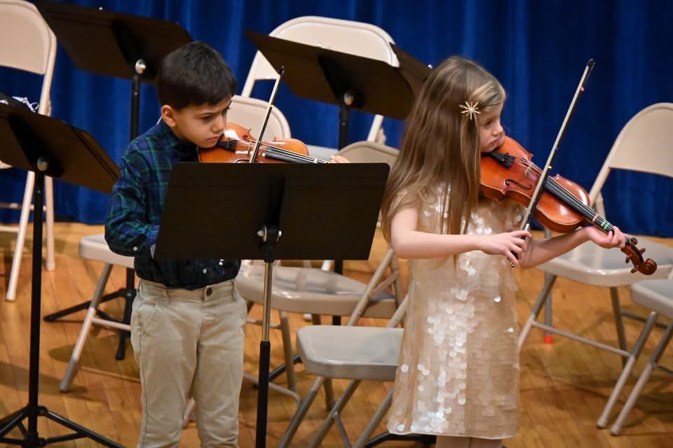 CrossrdsAcademy's tweet photo. Last Thursday evening, our students wowed us with a spectacular Holiday Concert. We continue to be amazed at the talent that each and every one of our students showcase, and the courage they exhibit in front of a packed house! Bravo to our students and teachers! https://t.co/x2vQc6Bdnk