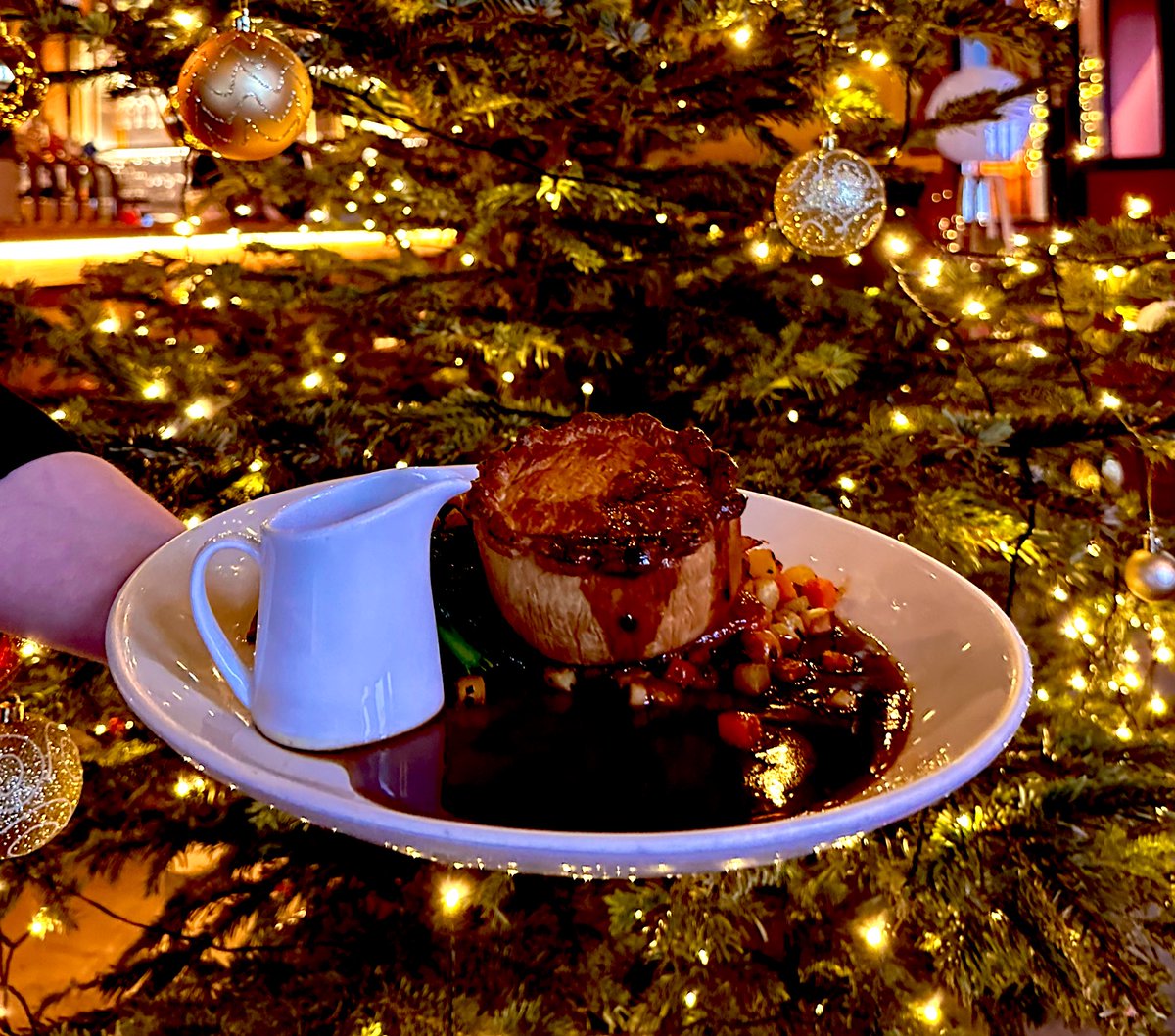 We are glowing 🌟as it does our delicious gravy on our West Country beef Shin &amp; mushroom pie 🥧 

If Youngs original is not your favourite beer 🍺 perhaps a tear will come out 😢 but we will proudly serve you a glass of Chocolate block South African 🇿🇦 red wine 🍷 #Christmas2024