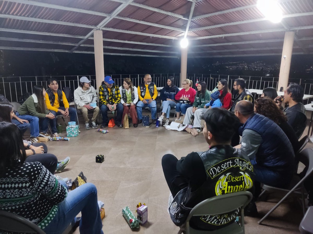 desert_mc's tweet photo. Celebrando nuestra tradicional posada 2️⃣0️⃣2️⃣4️⃣en compañía de nuestros seres queridos, cosechamos nuestros frutos, felicidades Bani por full patch, muestra de tu compromiso y lealtad, que siga la mata dando!!! https://t.co/PUuPxCiaVf