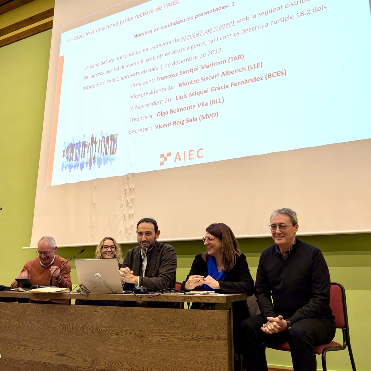 ➕NOVA JUNTA ➕

Divendres 13 de desembre de 2024, va tenir lloc la darrera assemblea de l’AIEC a Montserrat, on va ser escollida per unanimitat la nova junta de l’associació. 

#aiec #inspecciódeducació #educació
