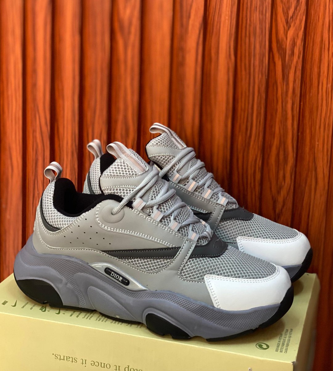 boydakar14's tweet photo. Dior Homme à 20000fcfa
🔴 2 paires à 35000fcfa
🔴 Box offerte
🔴 Livraison gratuite 
🔴 Pointure 42 à 45
🔴 Contact : 77 900 32 97 https://t.co/mhIpwPjwSr