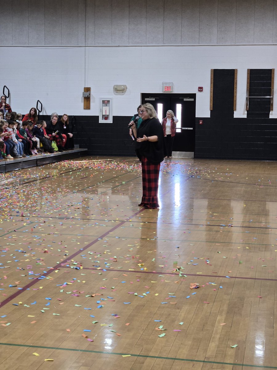 Today we got to surprise the Region 6 <a href="/ncpublicschools/">NC Public Schools</a> Principal of the Year...Kelly Withrow from <a href="/BGElemSchool/">Battleground Elementary School</a> . So many words to say and not enough Twitter space to say it.  She is the 1st <a href="/NC_LCS/">LCSNC</a> to be named Regional winner. So good for kids!!!
#LeadershipMatters
#engage
