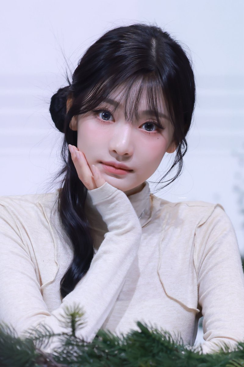 ningningspics's tweet photo. doll https://t.co/IjmEDqDiog