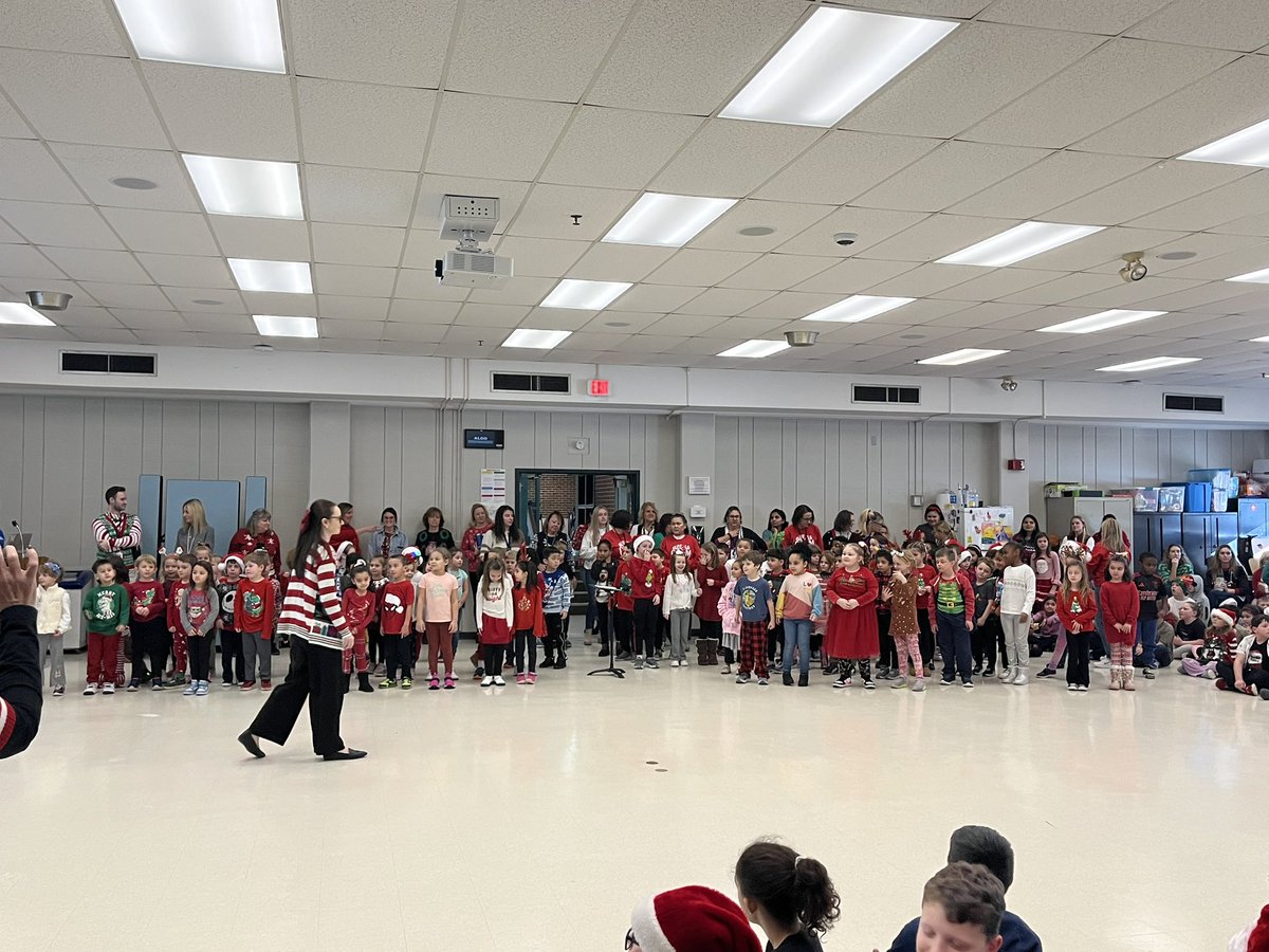 Congratulations to Ms. Terlaga and our students on a wonderful winter concert!! Everyone sounded amazing and looked like they had a blast!❄️☃️🎷🎤 <a href="/newsearles1/">New Searles Elementary</a>