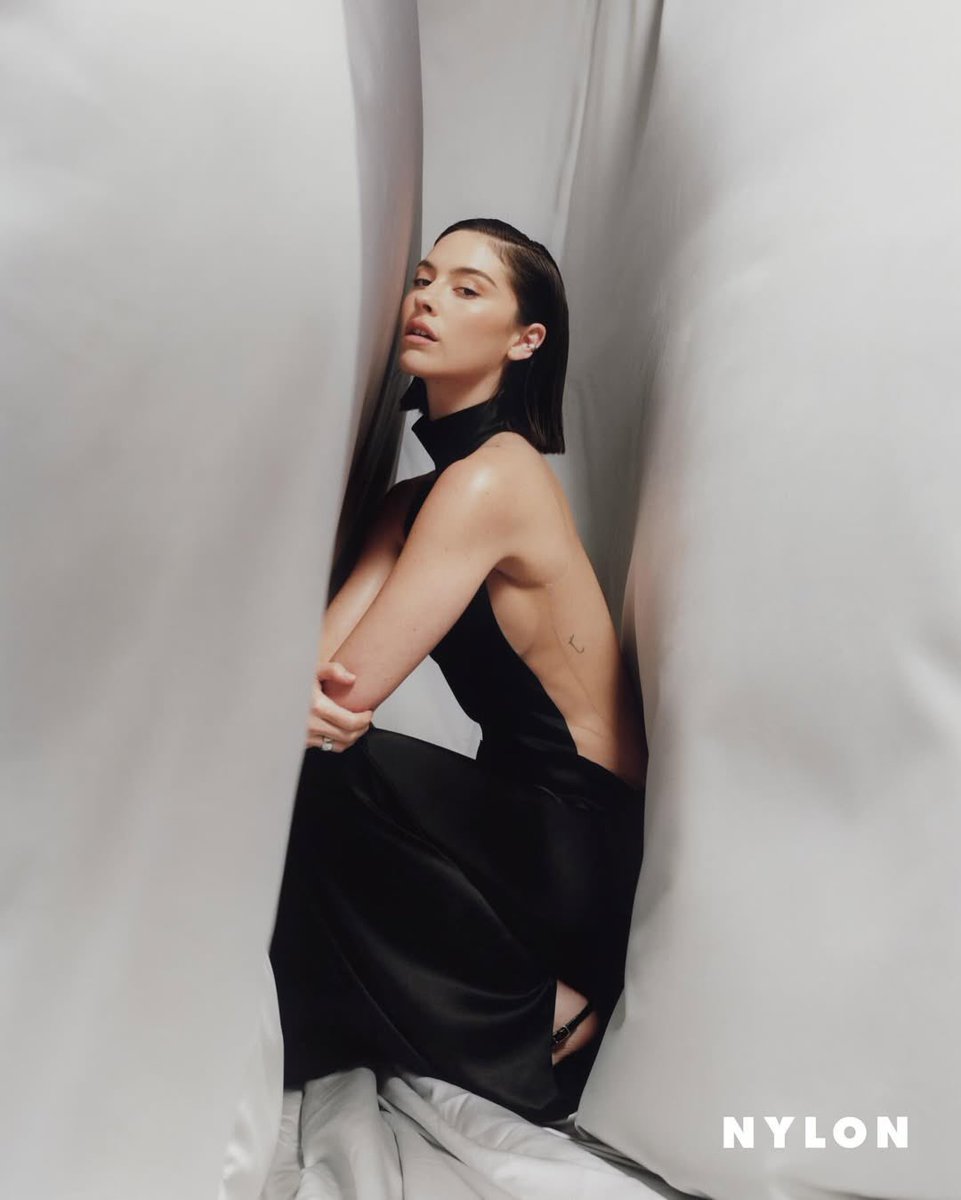 gracieabrams's tweet image. 👋 @nylonmag nylon.com/entertainment/…