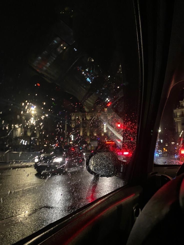 gIoomyweather's tweet photo. rainy car rides. https://t.co/AJIXKqbpvh