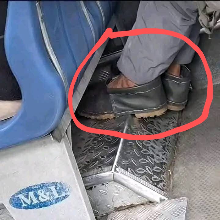 If you think your life is difficult to give... 
Get out and watch the world 😥
#theworld