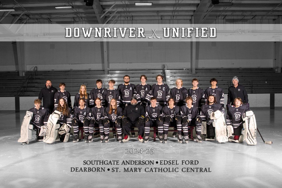 2024-25 team photo.