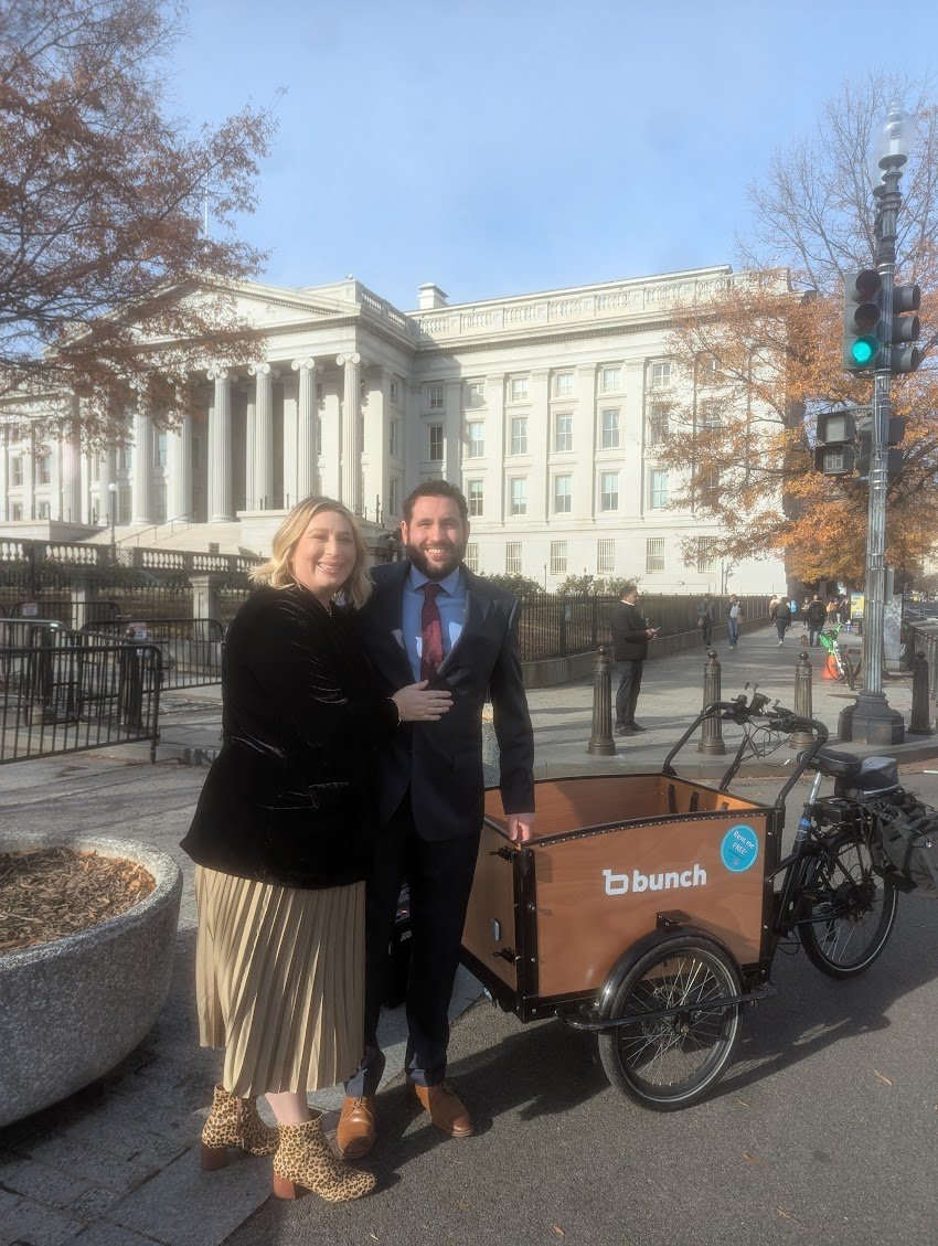 What an honor to serve as Sam &amp; Kayci's limo for the White House holiday reception! Best way to enjoy DC in style 😎

<a href="/CoachBalto/">Sam Balto</a> <a href="/BikeBusWorld/">Bike Bus World</a> #bikedc #bikebus