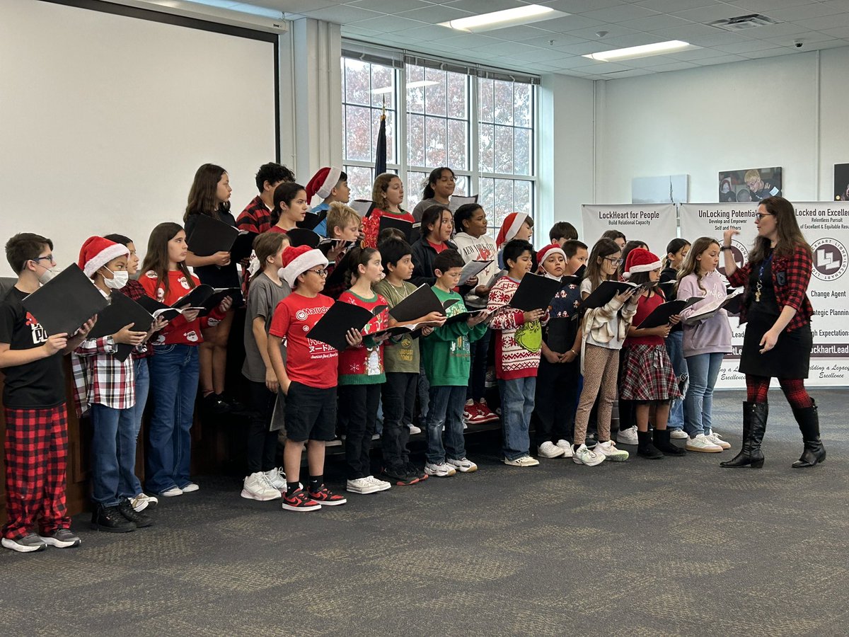 Mrs. Simons ❤️s Books tweet media