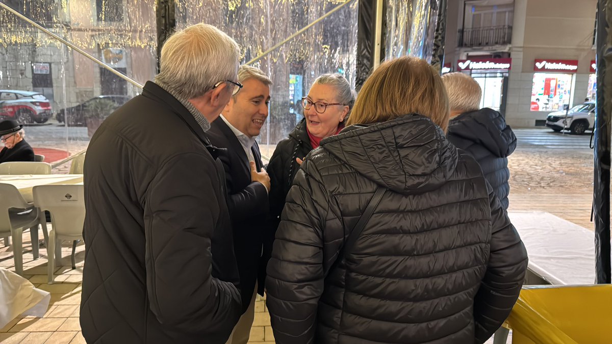 Virgilio_Moreno's tweet photo. Com sempre, ha estat un placer compartir avui horabaixa amb la gent gran d'@incaciutat una bona estona i poder desitjar-vos unes bones festes a tots i totes.

Després de l'èxit d'aquesta primera Festa de Nadal, ben segur que el pròxim any repetirem! https://t.co/6rpZt9fM4R