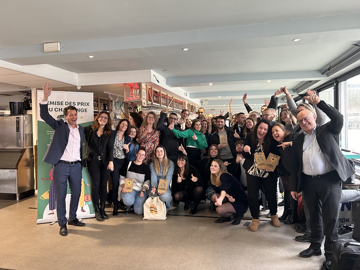 Bravo aux lauréats 2024 du challenge #EnviroResto ♻️
Chez McDo, la stratégie environnementale est une affaire d'équipe, et ça fait + de 15 ans qu’on récompense les restaurants les plus mobilisés !