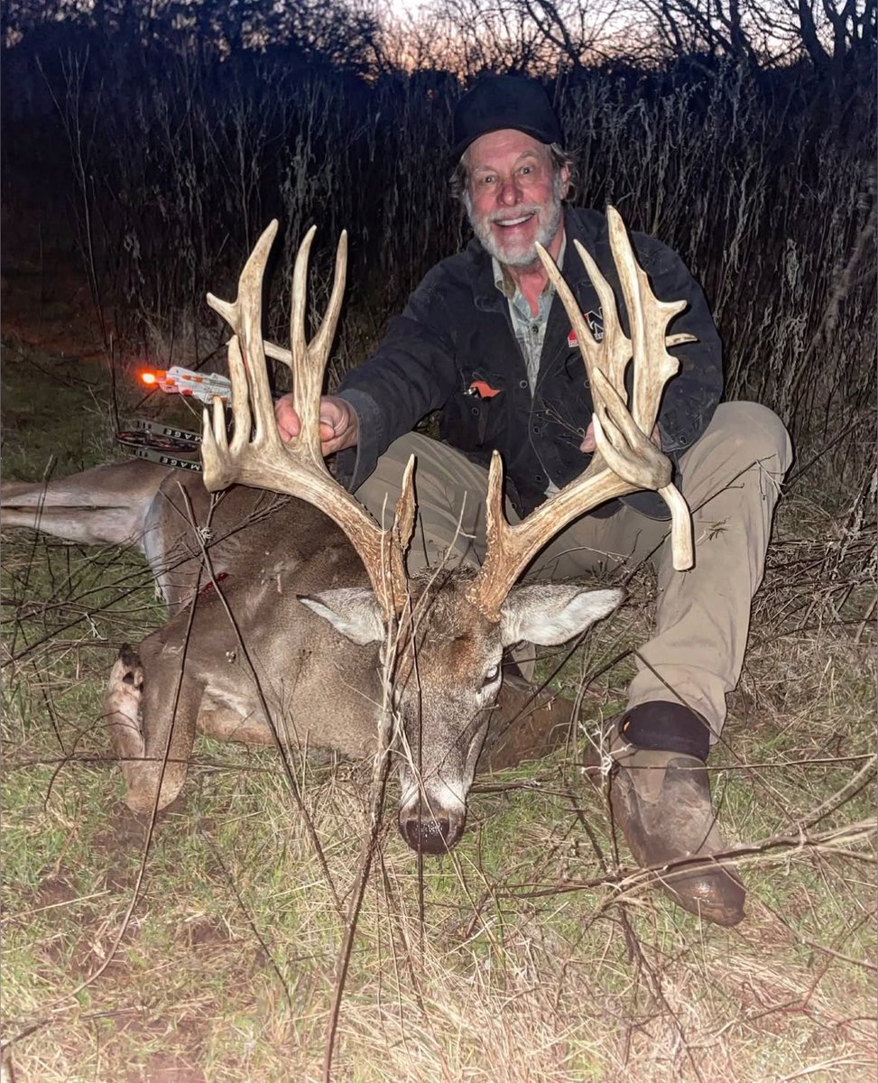TedNugent's tweet image. Good God!! Hallelujah!!
The beast is dead! Long live the beast! 
Oh how humbled and grateful I am to be a bowhunter. This guy made me work for but hours and hours of patience paid off. Thanks to the Gonzo Juice buck lure by Signal 11 Lures. 
get some at:

signal11lures.com/product/ted-nu…