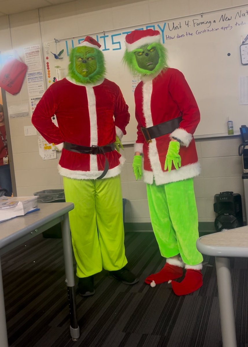 It's the 2nd best day of the school year #GrinchvsSanta <a href="/HorningMiddle/">Horning Hawks</a> #Grinch