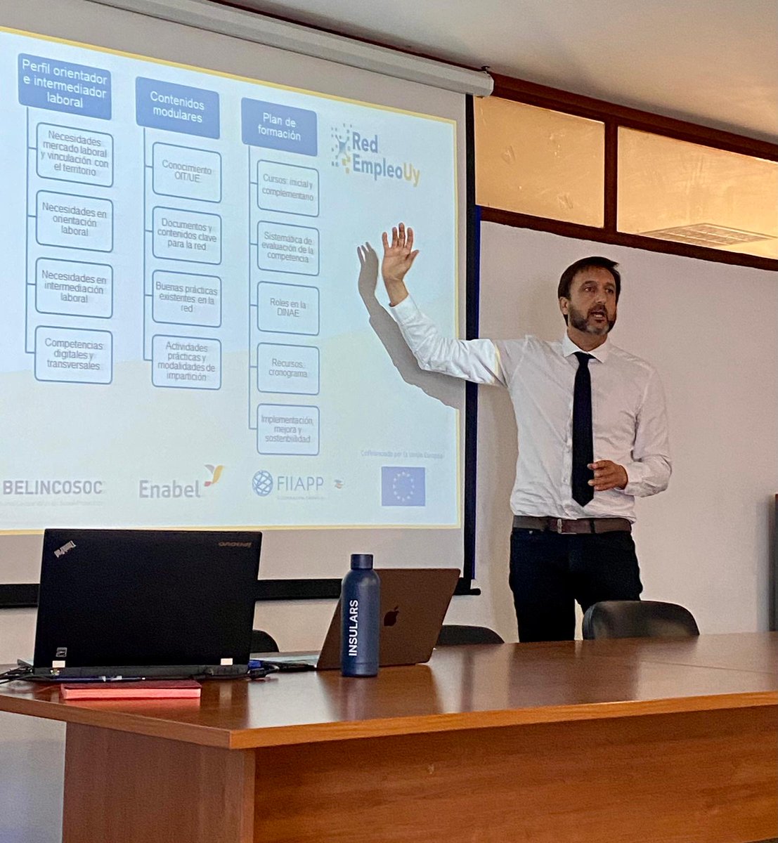 treballaire's tweet photo. La iniciativa  @SOCIEUXplus
 promueve  un Plan de capacitación de la red de orientación e intermediación laboral  del  @MTSSuy

Encantado de colaborar junto a 
@MarieChacon15 y los expertos de la #DINAE para promover los estándares de competencia de los servicios de empleo https://t.co/Xbk8FASEfh