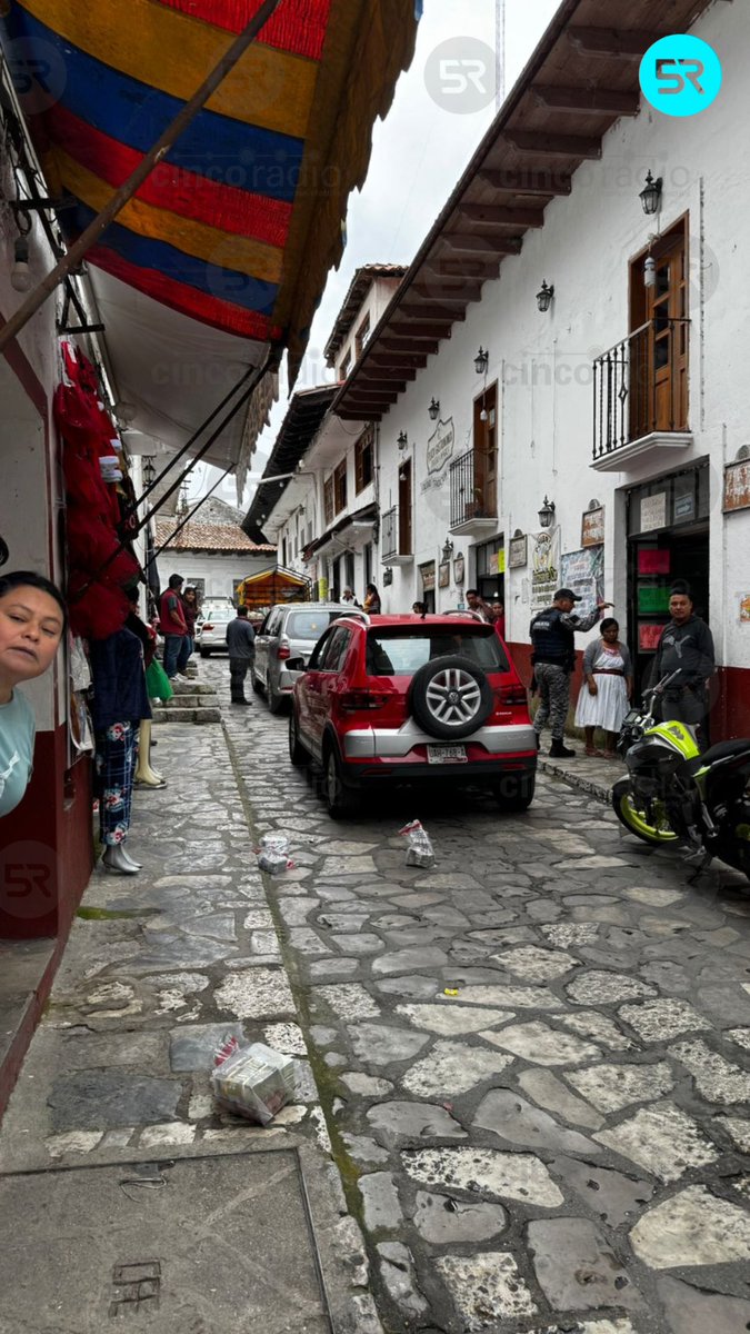 laredcincoradio's tweet photo. 🚨 || ¡Asalto en Cuetzalan! El banco de la asociación Tosepan, dedicada al ahorro y préstamos, fue víctima de un robo.
🔍 Se reporta un presunto responsable detenido. Autoridades ya investigan.
#Cuetzalan #Seguridad #Asalto #Tosepan https://t.co/2YWxmscMNu