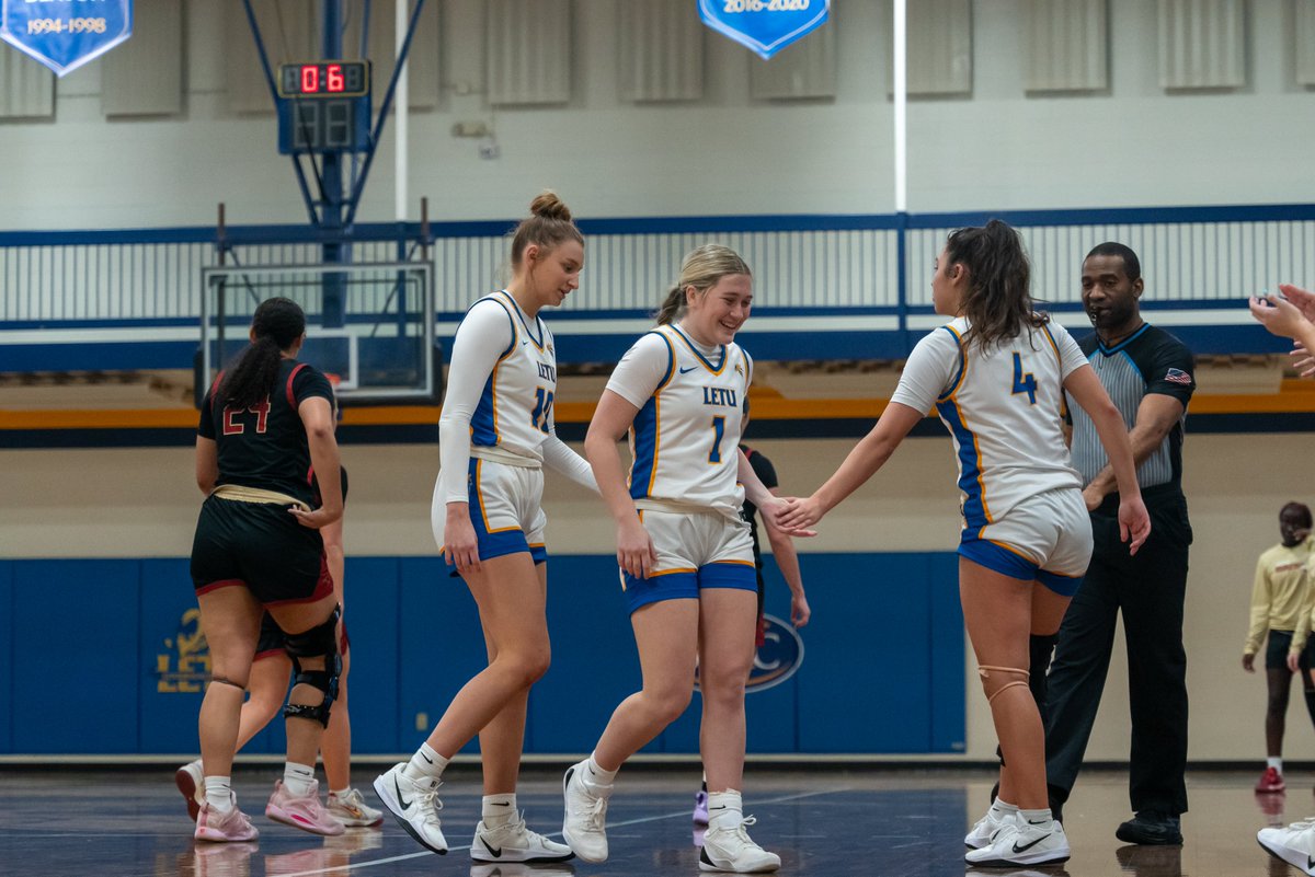 LETUAthletics's tweet photo. We had a lot of fun in Solheim last night.

#LeTourneauBuilt #d3hoops https://t.co/vMorOlkmNw