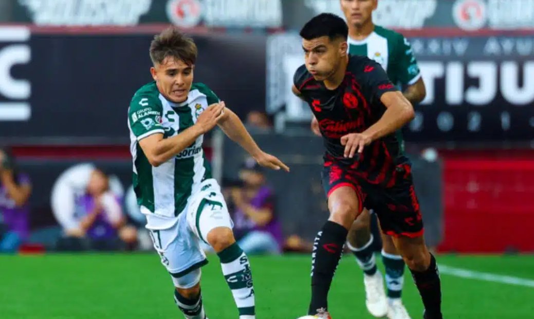 alejimenezlo's tweet photo. Aunque todavía no es un hecho, sería un grave error de la directiva de @ClubSantos cortar un proceso de un caterano albiverde (Luis Gutiérrez), para mantener a un jugador como Aldo López, el cual no ha demostrado una diferencia en el campo con su fútbol. https://t.co/QM5lrzBvZk