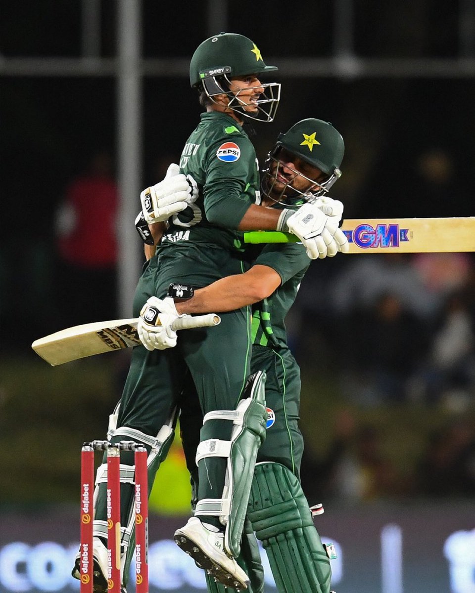 CBWhuzaifa's tweet photo. Pakistan defeat South Africa by 3 wickets in a thrilling last-over finish!

#SAvPAK #PakistanCricket #Bitcoin #Cricket #PakistanCricket https://t.co/5fUDdrXpPl
