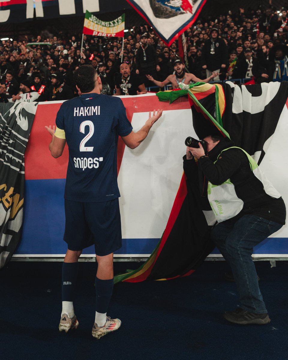 ACHRAF_HAKIMIFR's tweet photo. Le flow de cette photo 🥶 https://t.co/NVBI6X7d2n