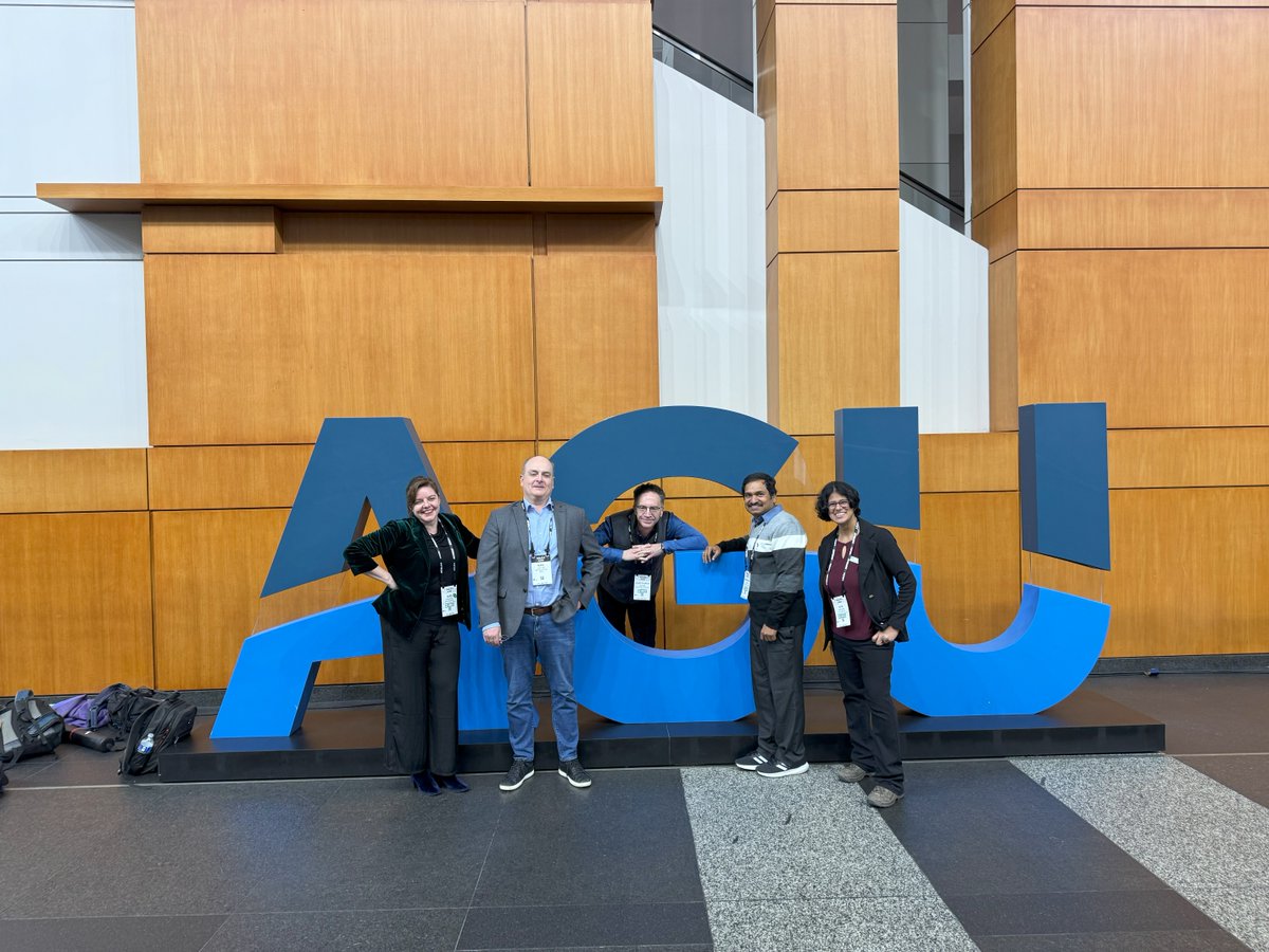 ICYMI! The USGS Western Geographic Research Center &amp; the USGS Chief Scientist were at the AGU Fall Meeting last week. This annual event brings together top minds in Earth and space science. #AGU24 #USGS #Science