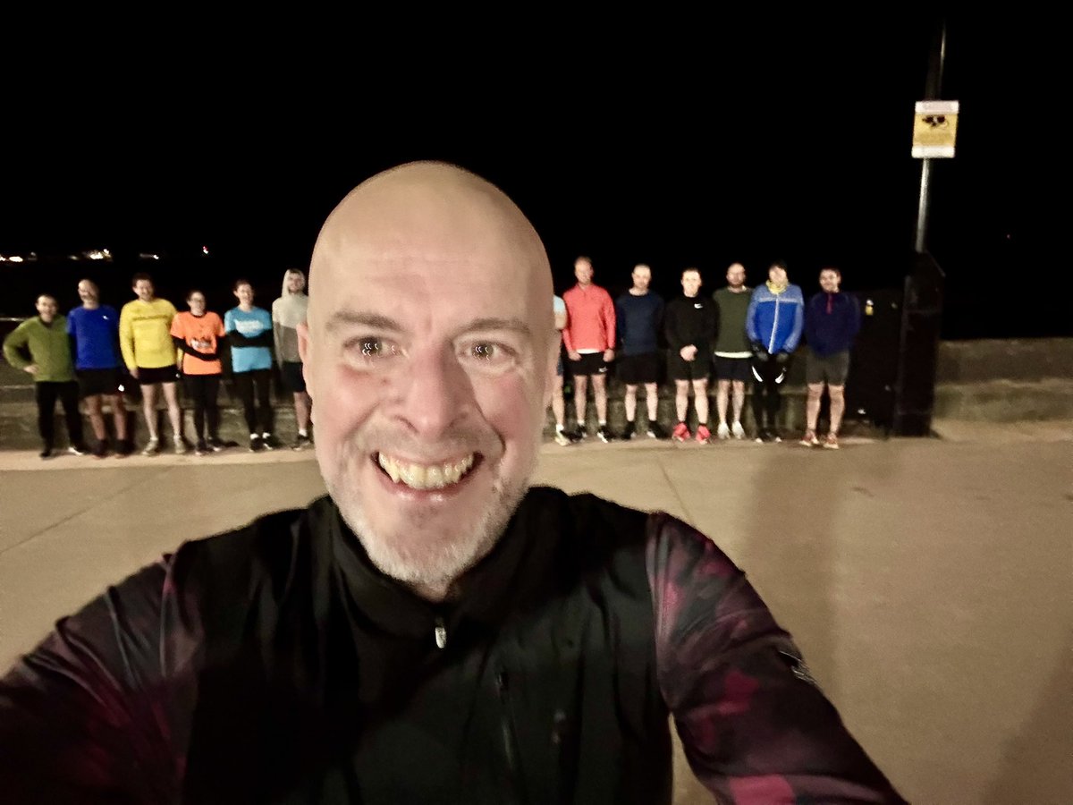 Progradar's tweet image. Fabulous flying Fartlek session with the BRR structured group in the wind and rain this evening, loved it! 😊🏃‍♂️💪 @RunComPod #fartleksession #structuredtraining