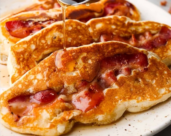 unpodiblu's tweet image. Happy Maple Syrup Day! 🥞
#maplesyrupday #recipe therecipecritic.com/bacon-pancakes/