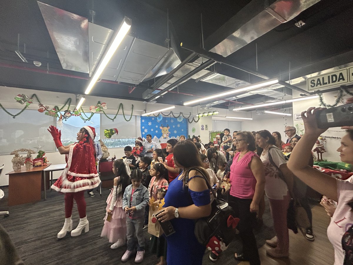_SecureSoft's tweet photo. [ CELEBRACIÓN NAVIDEÑA ]
En Secure Soft formamos una gran familia. El pasado viernes 13 de diciembre, tuvimos el placer de recibir a los niños, hijos de nuestros colaboradores en un evento especial para ellos.

Síguenos:
https://t.co/SltJR7XnmY
ventas@securesoftcorp.com https://t.co/OVFUwIRomV