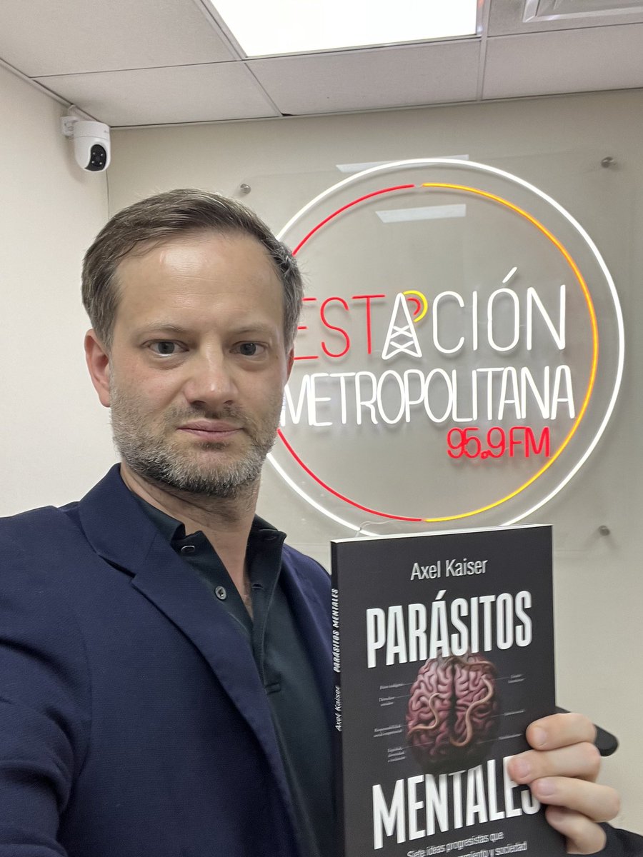 AXELKAISER's tweet photo. En radio metro ahora https://t.co/eFIhC8Wfpx