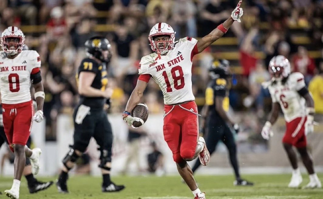 SportsRollo's tweet photo. 🚨🚨🚨Breaking🚨🚨🚨

Jacksonville State safety Zechariah Poyser has committed to the Miami Hurricanes!
Poyser, who is a redshirt freshman, brings 75 tackles (47 solo), 3 TFL, 8 PBUs, and 4 INTs over the past two seasons to Miami's secondary. 

Miami beat out LSU, Florida and Auburn for his services.