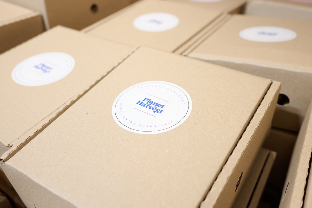 IvankaTrump's tweet image. This weekend, my family and I hosted a holiday food box giveaway at the @JCSKFB Kosher Food Bank, a place close to our hearts where we often volunteer together. We packed fresh, locally sourced produce from Planet Harvest, along with recipes for beloved Hanukkah favorites.…