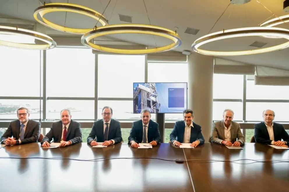 Se logró la unión de las empresas para que se pueda hacer el oleoducto a Sierra Grande

acortar.link/O913gP