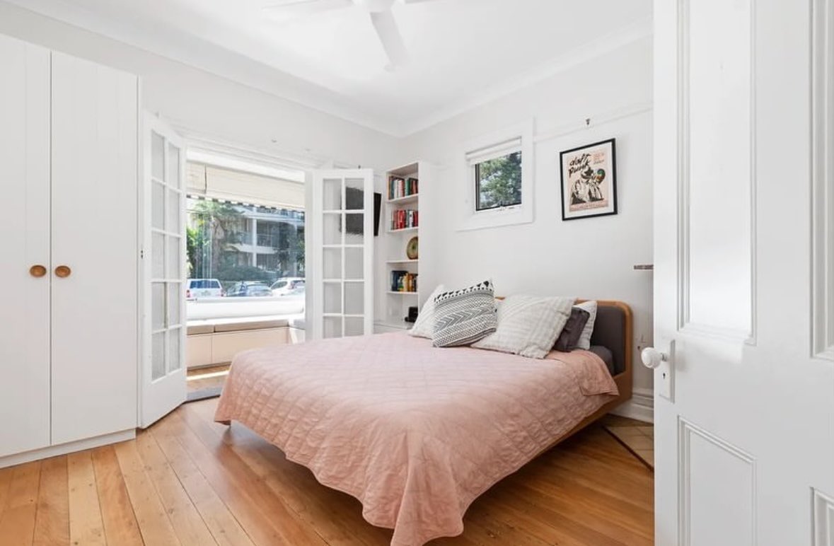 EmmaJamesandCo's tweet photo. 2, 34 Ashburner Street, Manly | $1,000 pw

Available 11 Jan 2025 | 2 🛏️ | 1 🛁 

Nestled in a block of just 4 apartments and located mere footsteps from Manly Beach, this is seaside living at its absolute best.

Pet friendly https://t.co/6LDgJTftcy