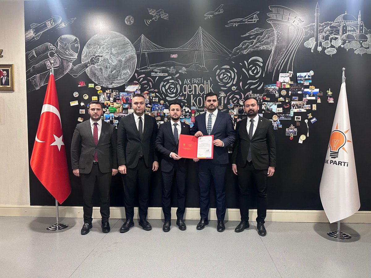 Mersin İl Gençlik Kolları Başkanlığı görevi 
Ahmet Karagöz kardeşimize emanet. Başarılar dilerim.

Görevi devreden Emre Yılmaz kardeşimize şimdiye kadar yapmış olduğu çalışmalardan dolayı teşekkür ederim. 

Mersin’imize hayırlı olsun.