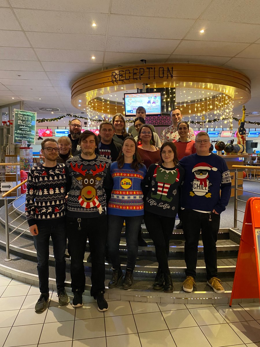 Christmas bowling 🎳 with ugly sweater contest! 😅🥰<a href="/unihalle/">Universität Halle (inaktiv)</a> #teammassspec
