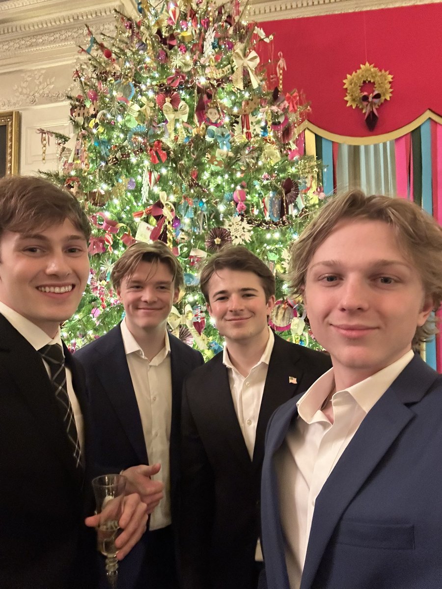 White Dudes Against Trump (White House Version)!