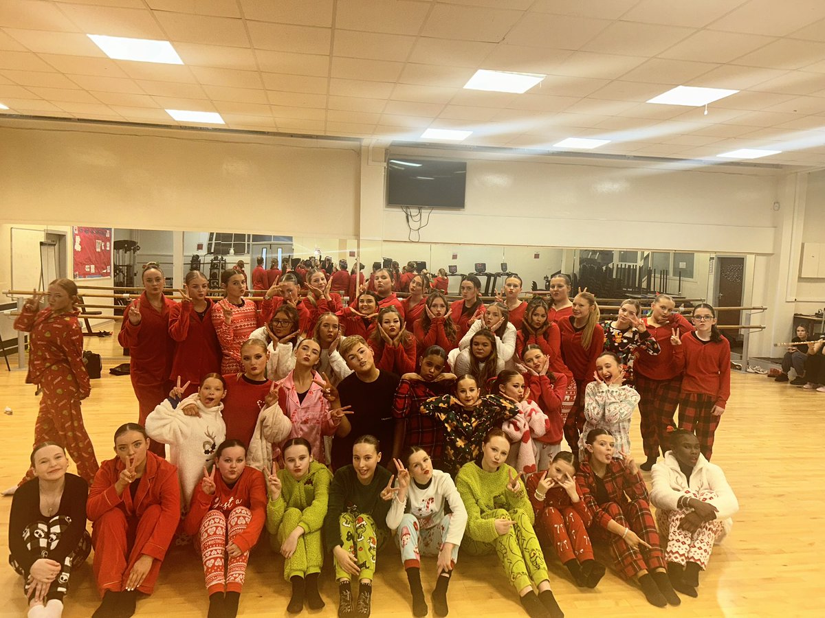 PEMissFoy (@missfoype) on Twitter photo Proud teacher moment π₯Ίβ€οΈ what a way to end the term!! Every pupil smashed it on the stage tonight π«ΆπΌπͺ©β¨. Massive well done!
<a href="/GovanPEdept/">Govan PE department</a>
<a href="/GovanHighSchool/">Govan High School</a>
<a href="/PeDougan/">MissDouganPE</a> Proud teacher moment π₯Ίβ€οΈ what a way to end the term!! Every pupil smashed it on the stage tonight π«ΆπΌπͺ©β¨. Massive well done!
<a href="/GovanPEdept/">Govan PE department</a>
<a href="/GovanHighSchool/">Govan High School</a>
<a href="/PeDougan/">MissDouganPE</a>