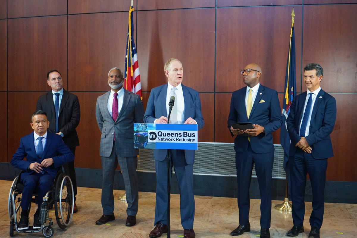 QnsBPRichards's tweet photo. For the 800,000 Queens residents who ride an @MTA bus every day, your commutes are about to get a little quicker and easier.

Great to have the @MTA, NYC Transit and @NYC_DOT at Borough Hall today to announce the long-awaited completion of the Queens Bus Network Redesign. https://t.co/pOWu8Nt0rd