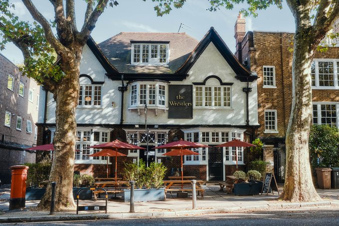 GBbooze's tweet image. The Wrestlers, 98 North Rd, #Highgate London N6 🍻Also known as Ye Old Wrestlers Tavern in 1937.